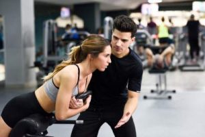 Personal Trainer with client